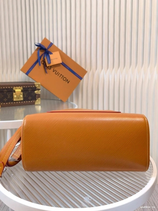 WIS VUITTON MM TOTE MARELLE LOUIS 0809